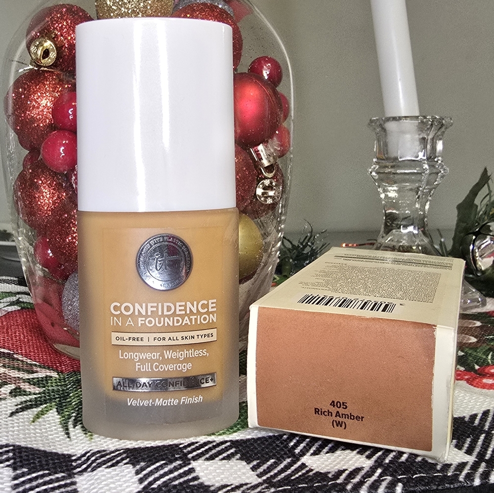 It Cosmetics Confidence in a Foundation 405 Rich Amber